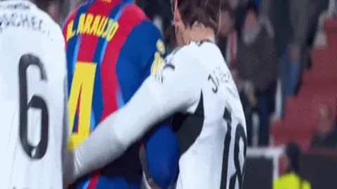 丹尼尔斯妙传助盖耶轻松扣篮